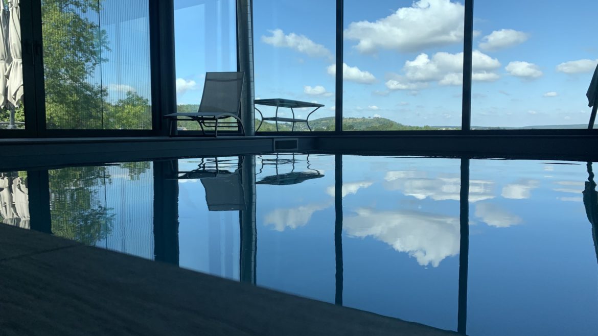 Piscine en béton intérieure